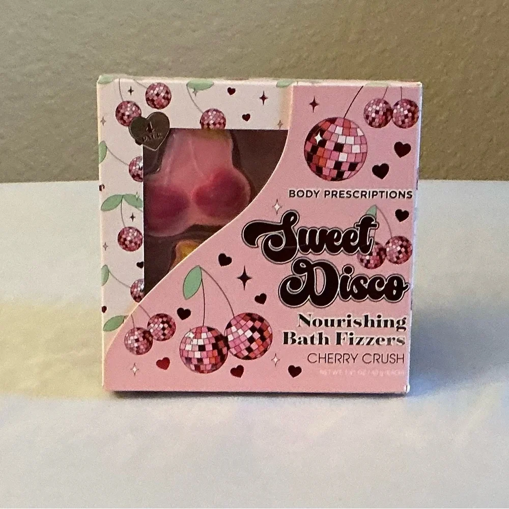 Cherry Crush Disco Bath Fizzers with 4 Rhinestone Heart Shaped Hair Claws